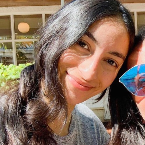 Meet your Posher, Elizabeth - Picture 1 of 1